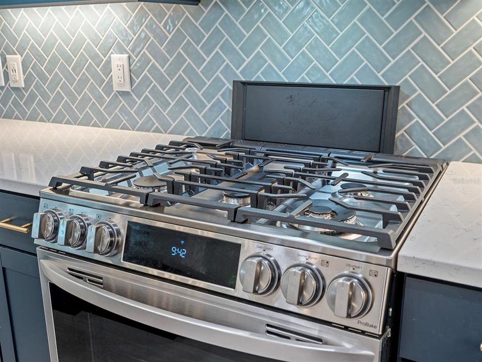 合同活跃: $465,000 (2 贝兹, 2 浴室, 1563 平方英尺)