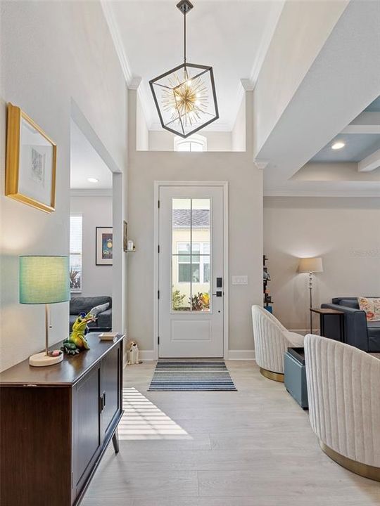 合同活跃: $465,000 (2 贝兹, 2 浴室, 1563 平方英尺)