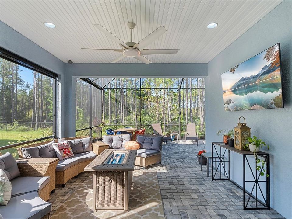 合同活跃: $465,000 (2 贝兹, 2 浴室, 1563 平方英尺)