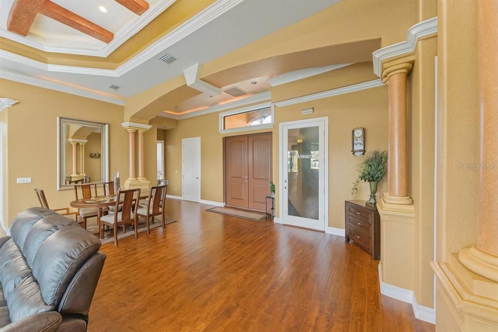 For Sale: $3,350,000 (3 beds, 4 baths, 2572 Square Feet)