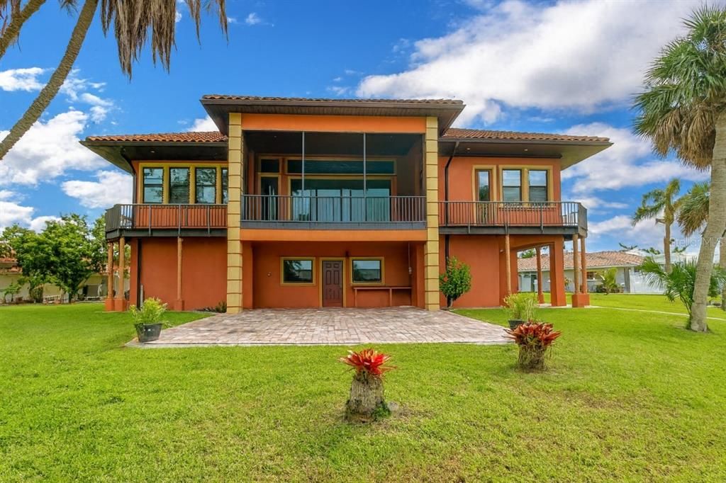 For Sale: $3,350,000 (3 beds, 4 baths, 2572 Square Feet)