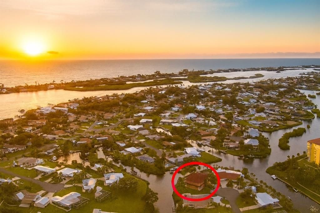 For Sale: $3,350,000 (3 beds, 4 baths, 2572 Square Feet)