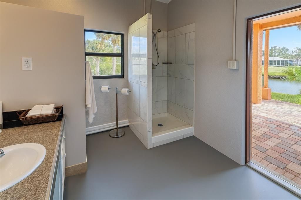 For Sale: $3,350,000 (3 beds, 4 baths, 2572 Square Feet)