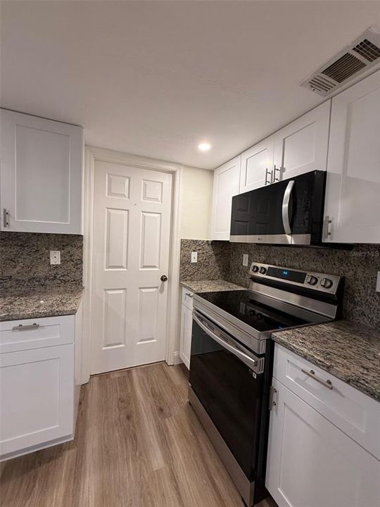 For Rent: $1,900 (2 beds, 2 baths, 1104 Square Feet)