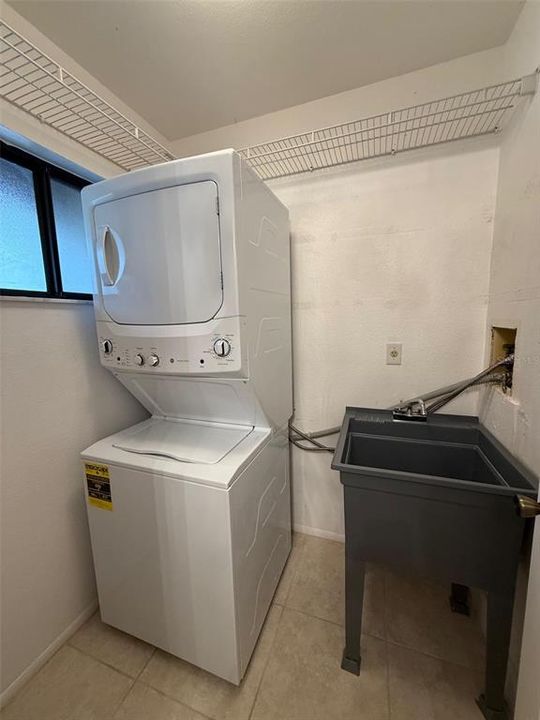 For Rent: $1,900 (2 beds, 2 baths, 1104 Square Feet)