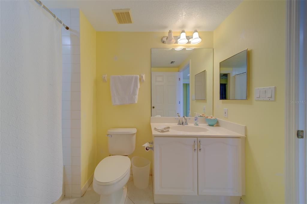 For Rent: $9,500 (3 beds, 2 baths, 1460 Square Feet)