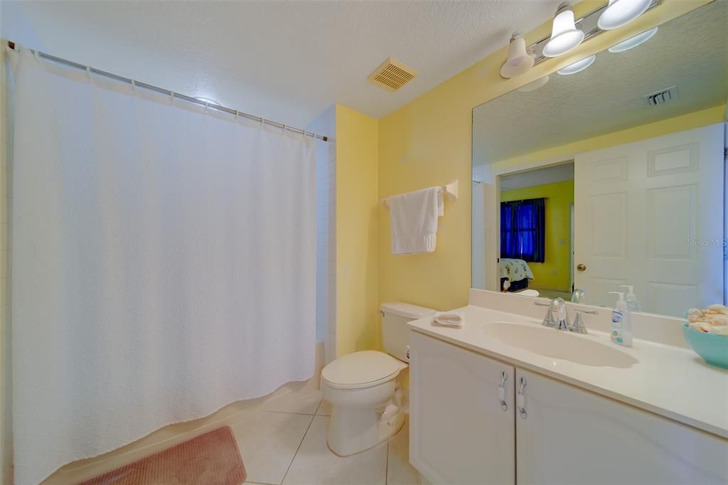 For Rent: $9,500 (3 beds, 2 baths, 1460 Square Feet)