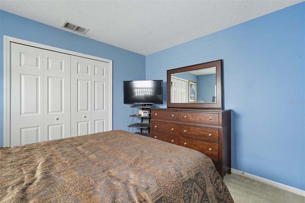 Под контрактом: $440,000 (4 спален, 3 ванн, 2260 Квадратных фут)