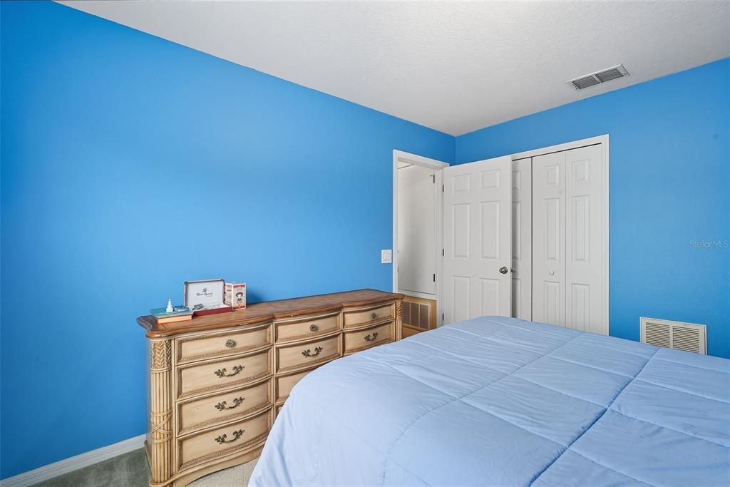 Под контрактом: $440,000 (4 спален, 3 ванн, 2260 Квадратных фут)