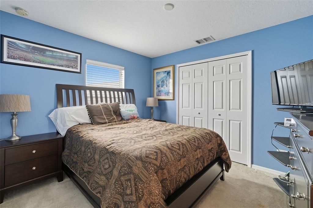 Под контрактом: $440,000 (4 спален, 3 ванн, 2260 Квадратных фут)