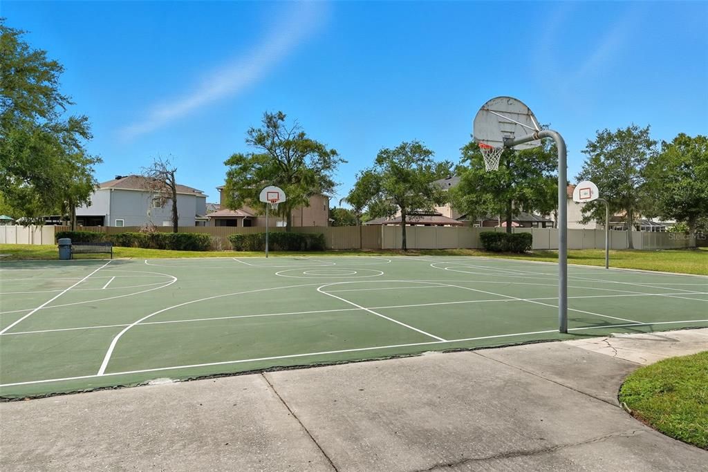 Под контрактом: $440,000 (4 спален, 3 ванн, 2260 Квадратных фут)