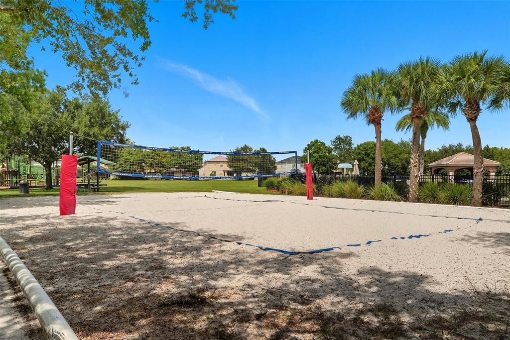 Под контрактом: $440,000 (4 спален, 3 ванн, 2260 Квадратных фут)