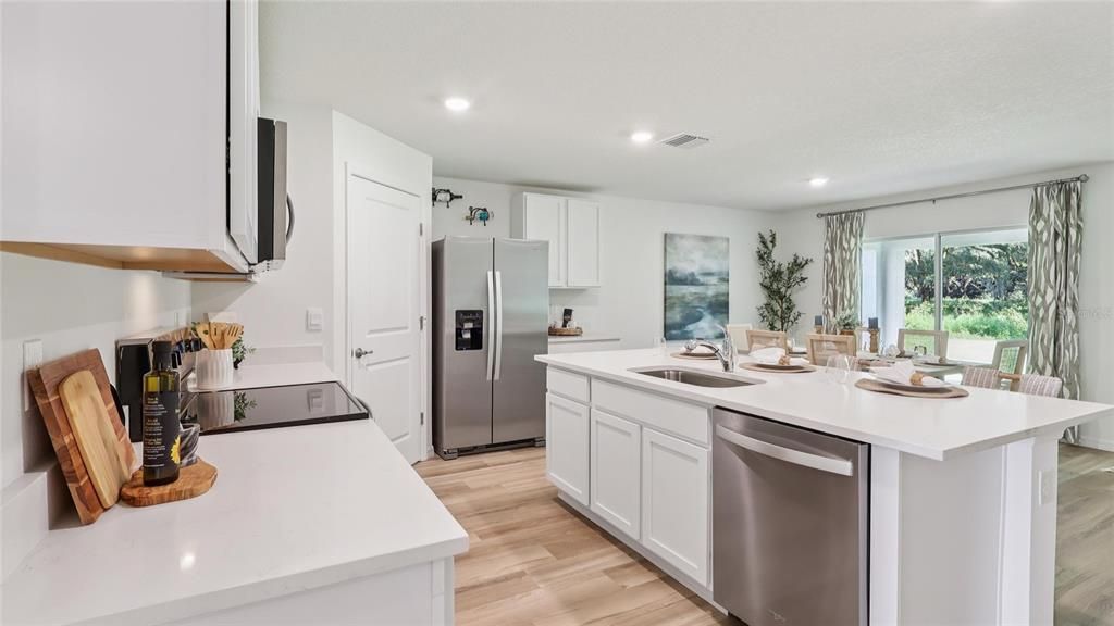 Active With Contract: $332,070 (4 beds, 2 baths, 1828 Square Feet)