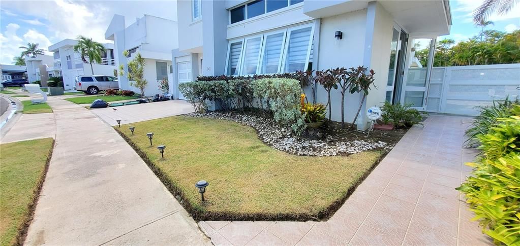 На продажу: $595,000 (4 спален, 2 ванн, 1944 Квадратных фут)