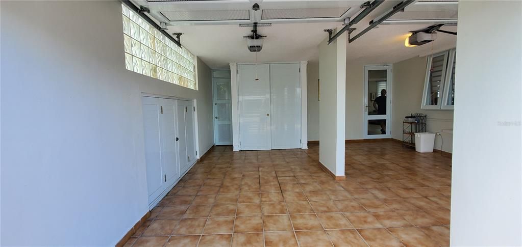 На продажу: $595,000 (4 спален, 2 ванн, 1944 Квадратных фут)