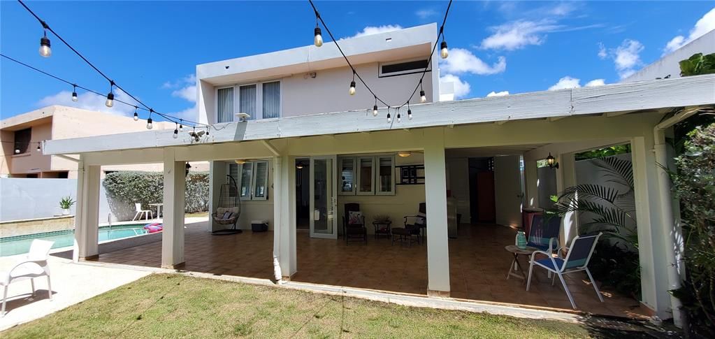 На продажу: $595,000 (4 спален, 2 ванн, 1944 Квадратных фут)