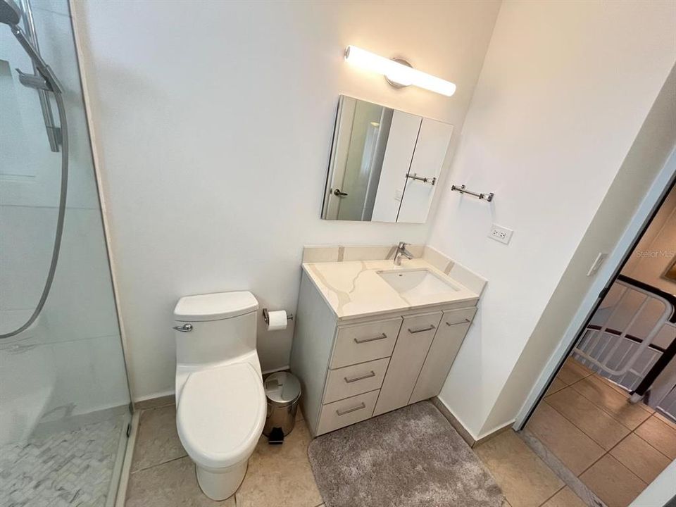 На продажу: $595,000 (4 спален, 2 ванн, 1944 Квадратных фут)