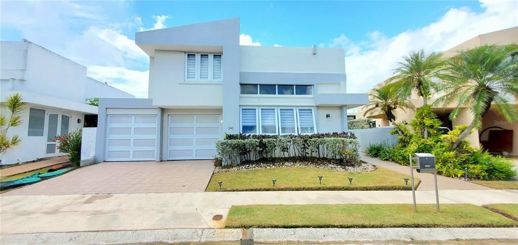 На продажу: $595,000 (4 спален, 2 ванн, 1944 Квадратных фут)