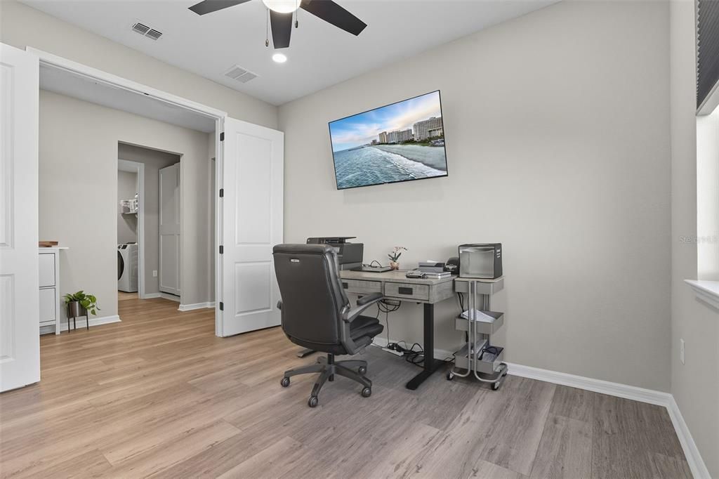 待售: $599,900 (2 贝兹, 2 浴室, 1943 平方英尺)