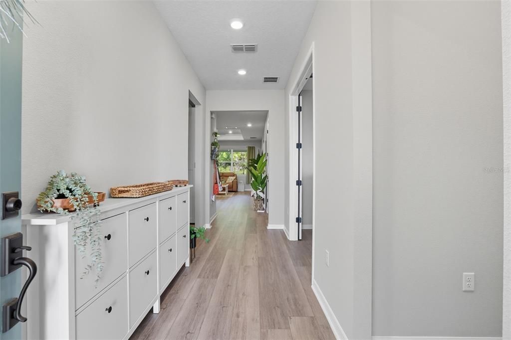 待售: $599,900 (2 贝兹, 2 浴室, 1943 平方英尺)