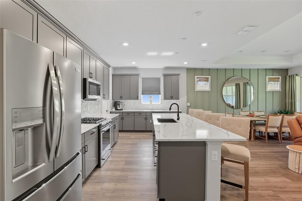 待售: $599,900 (2 贝兹, 2 浴室, 1943 平方英尺)