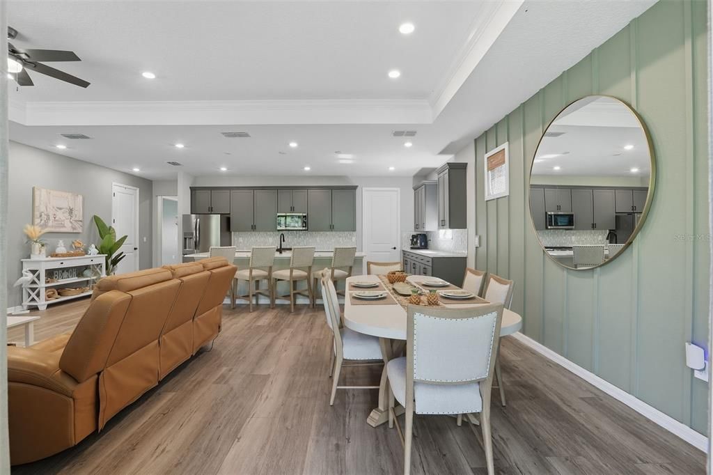 待售: $599,900 (2 贝兹, 2 浴室, 1943 平方英尺)