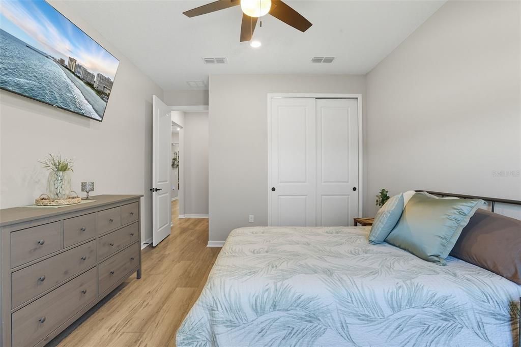 待售: $599,900 (2 贝兹, 2 浴室, 1943 平方英尺)