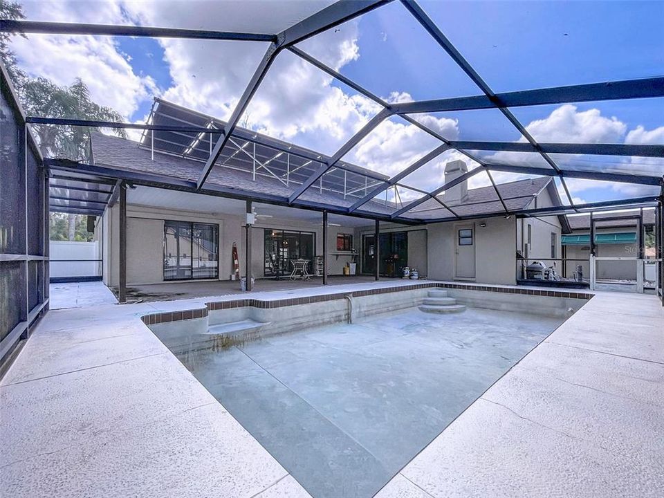 Под контрактом: $459,900 (4 спален, 3 ванн, 2415 Квадратных фут)