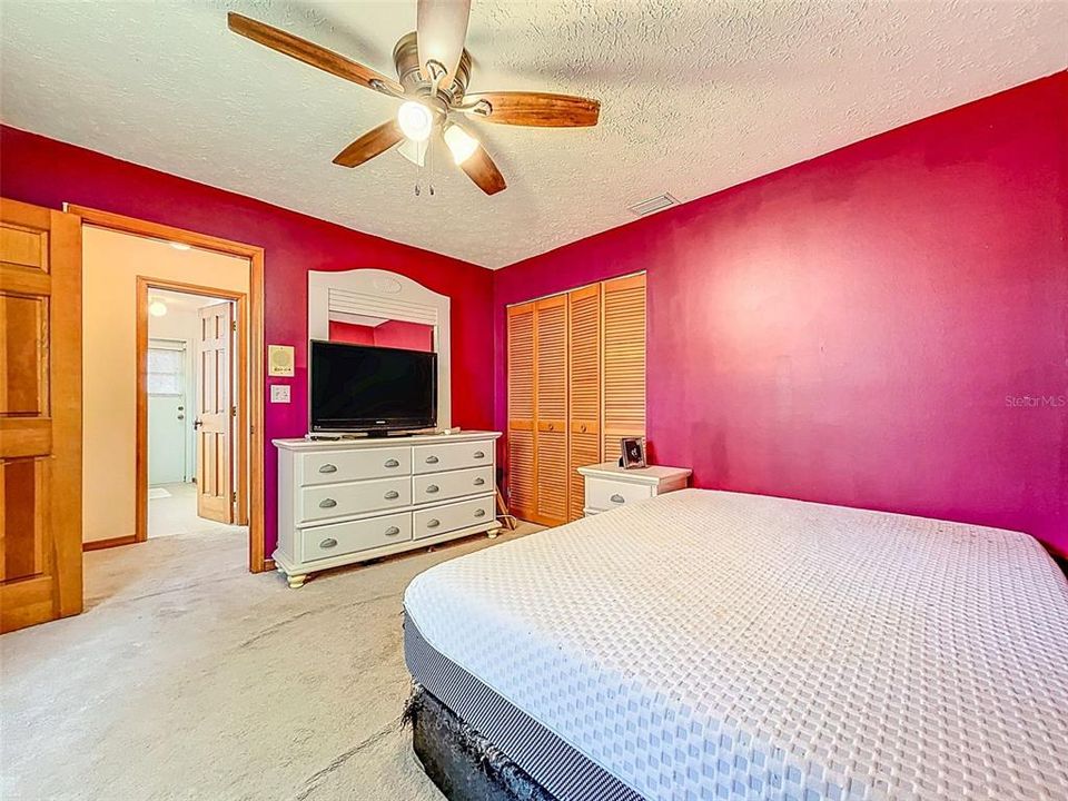 Под контрактом: $459,900 (4 спален, 3 ванн, 2415 Квадратных фут)