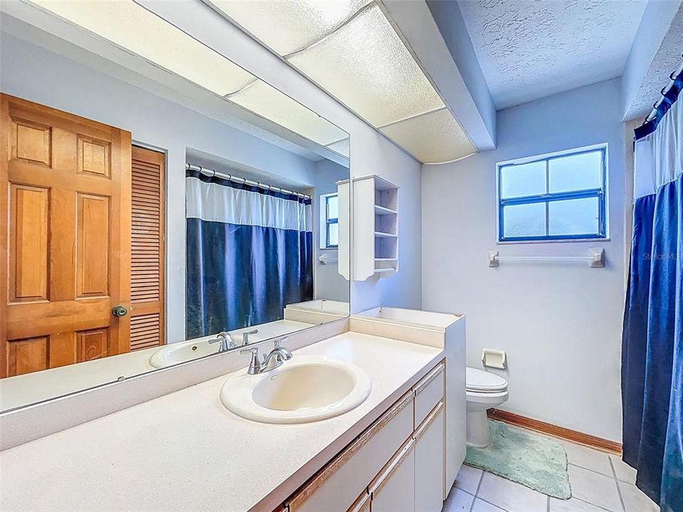 Под контрактом: $459,900 (4 спален, 3 ванн, 2415 Квадратных фут)