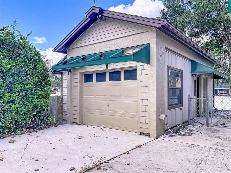 Под контрактом: $459,900 (4 спален, 3 ванн, 2415 Квадратных фут)