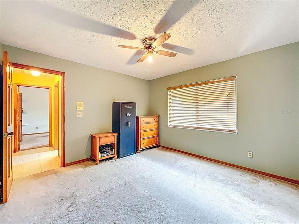 Под контрактом: $459,900 (4 спален, 3 ванн, 2415 Квадратных фут)