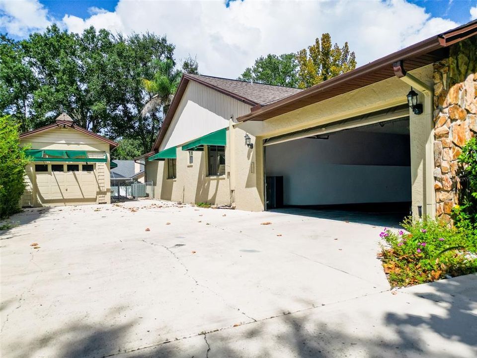 Под контрактом: $459,900 (4 спален, 3 ванн, 2415 Квадратных фут)