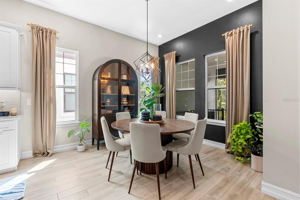 待售: $714,900 (4 贝兹, 3 浴室, 2913 平方英尺)