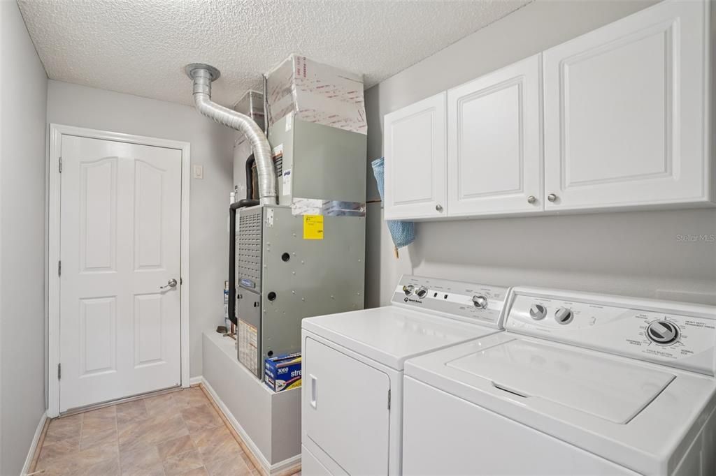 Active With Contract: $375,000 (3 beds, 2 baths, 1764 Square Feet)