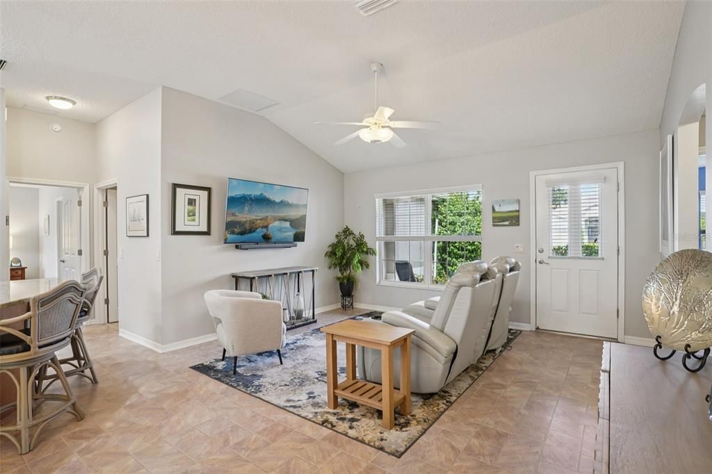 Active With Contract: $375,000 (3 beds, 2 baths, 1764 Square Feet)