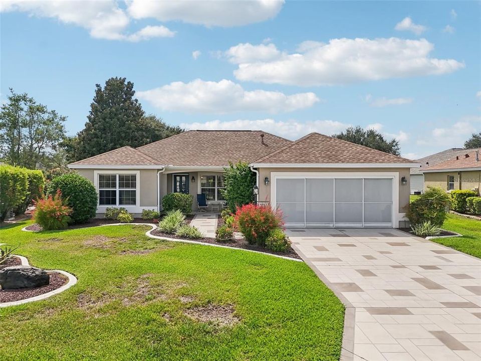 Active With Contract: $375,000 (3 beds, 2 baths, 1764 Square Feet)