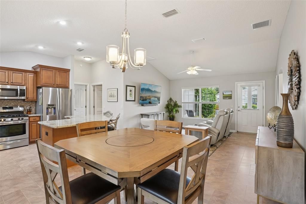 Active With Contract: $375,000 (3 beds, 2 baths, 1764 Square Feet)