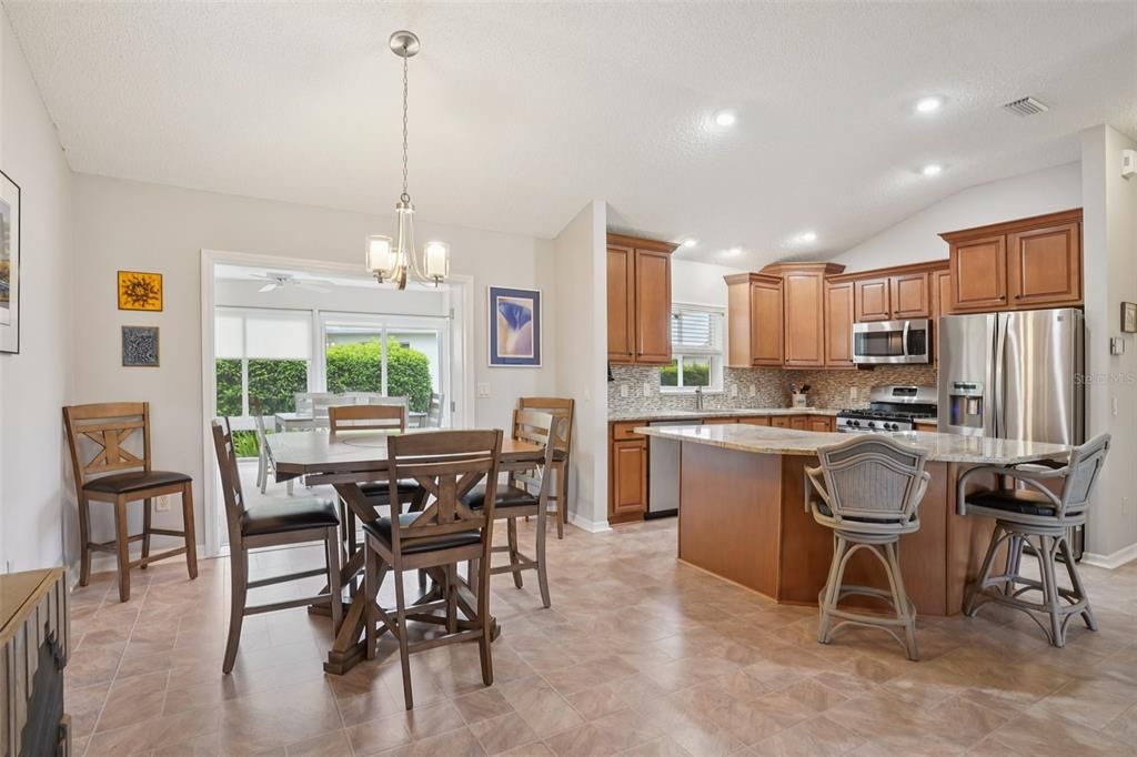 Active With Contract: $375,000 (3 beds, 2 baths, 1764 Square Feet)