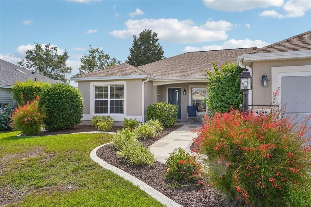 Active With Contract: $375,000 (3 beds, 2 baths, 1764 Square Feet)