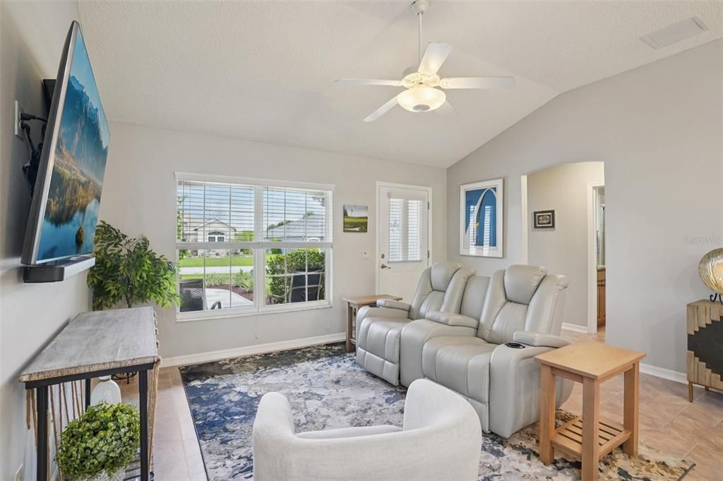 Active With Contract: $375,000 (3 beds, 2 baths, 1764 Square Feet)