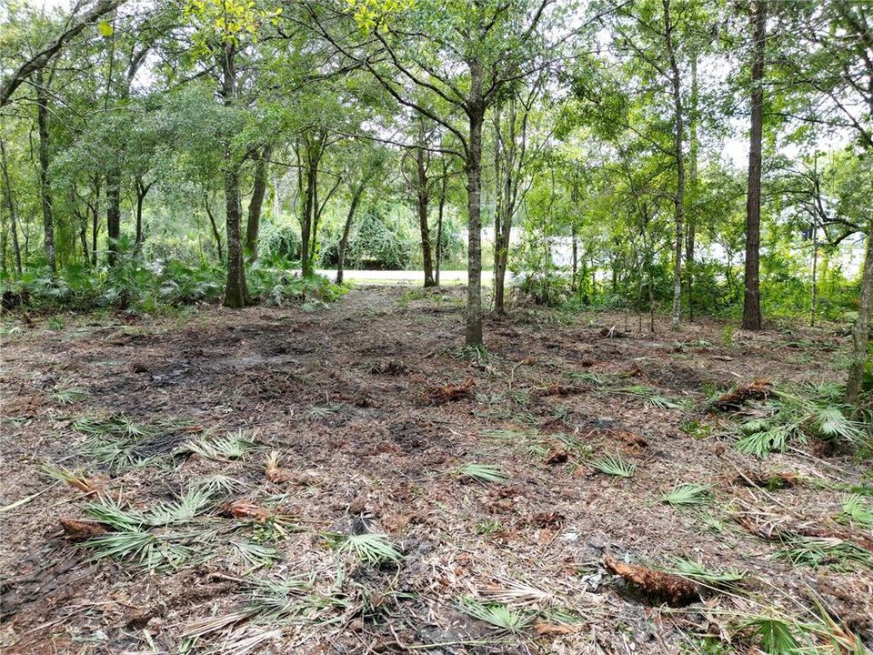 合同活跃: $174,900 (2.47 acres)