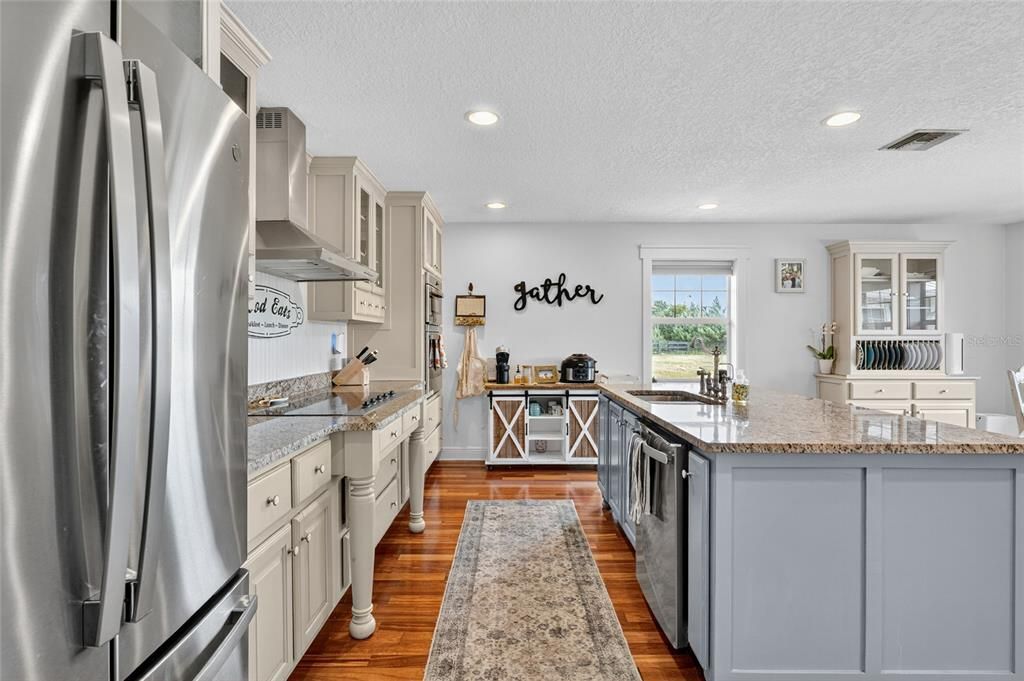 待售: $699,900 (4 贝兹, 2 浴室, 2663 平方英尺)