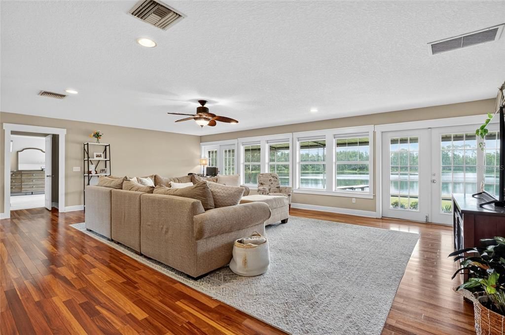 待售: $699,900 (4 贝兹, 2 浴室, 2663 平方英尺)