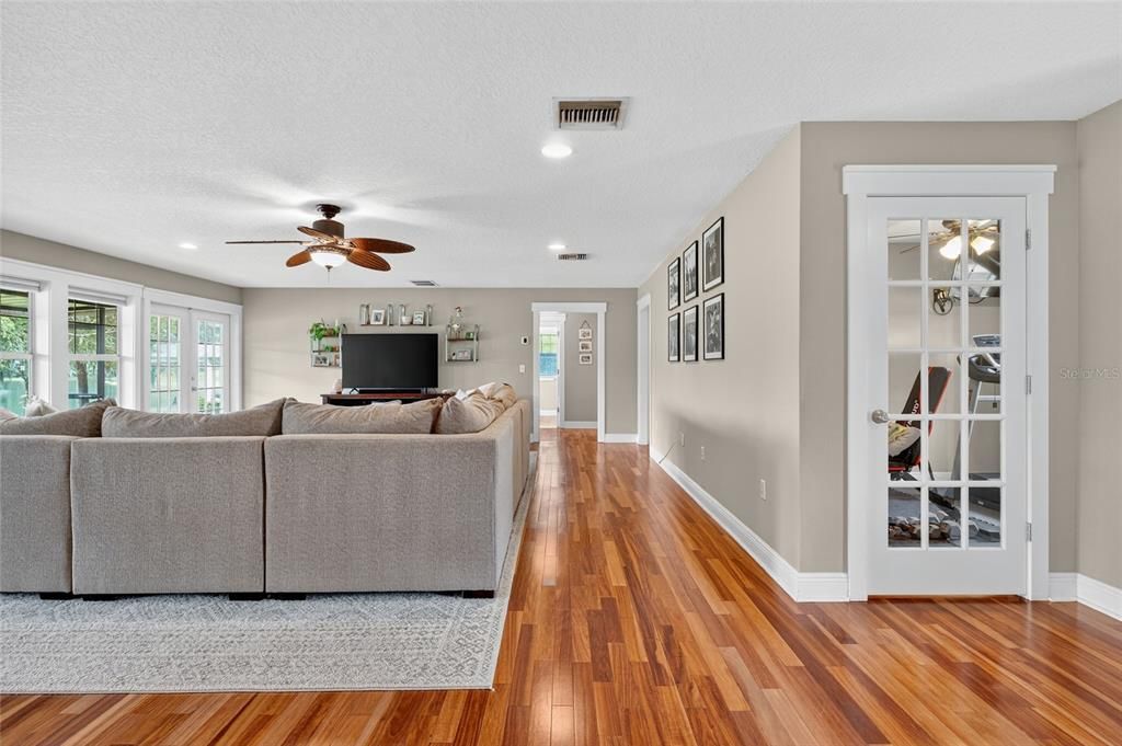 待售: $699,900 (4 贝兹, 2 浴室, 2663 平方英尺)