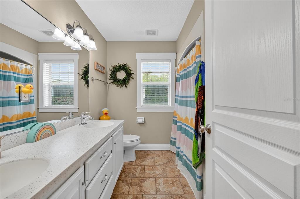 待售: $699,900 (4 贝兹, 2 浴室, 2663 平方英尺)