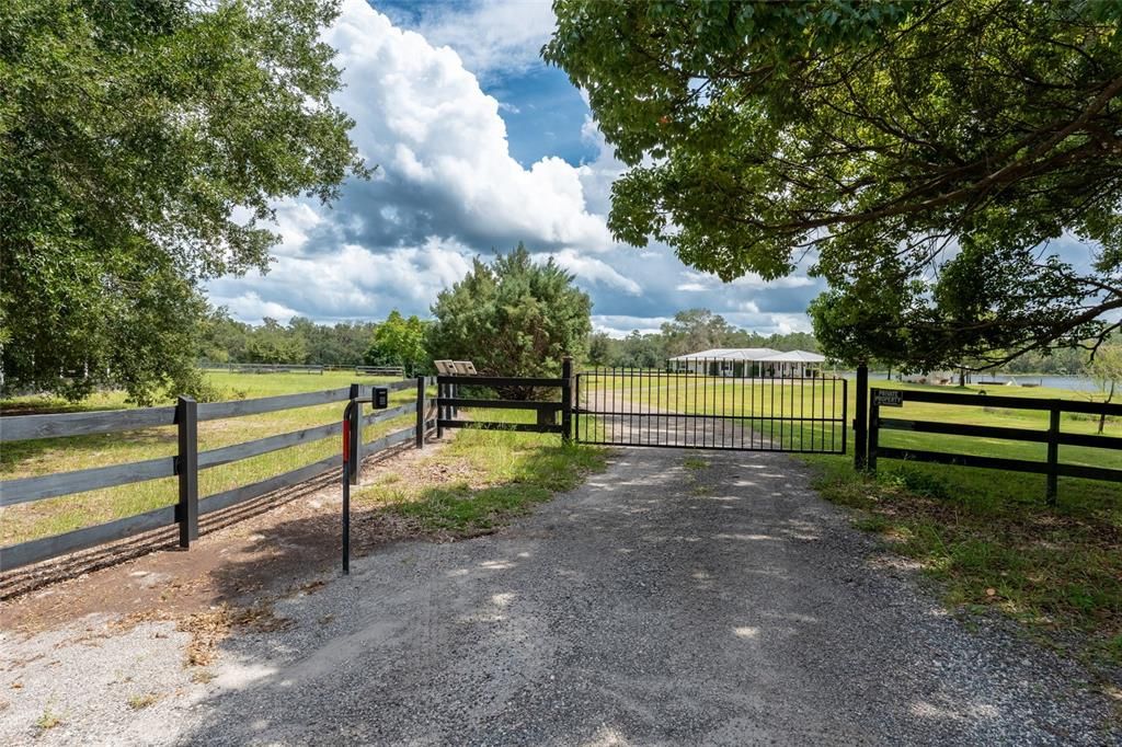 待售: $699,900 (4 贝兹, 2 浴室, 2663 平方英尺)