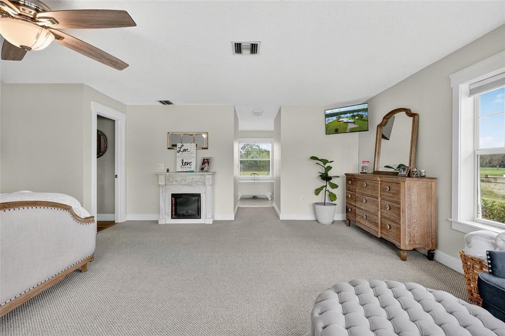 待售: $699,900 (4 贝兹, 2 浴室, 2663 平方英尺)