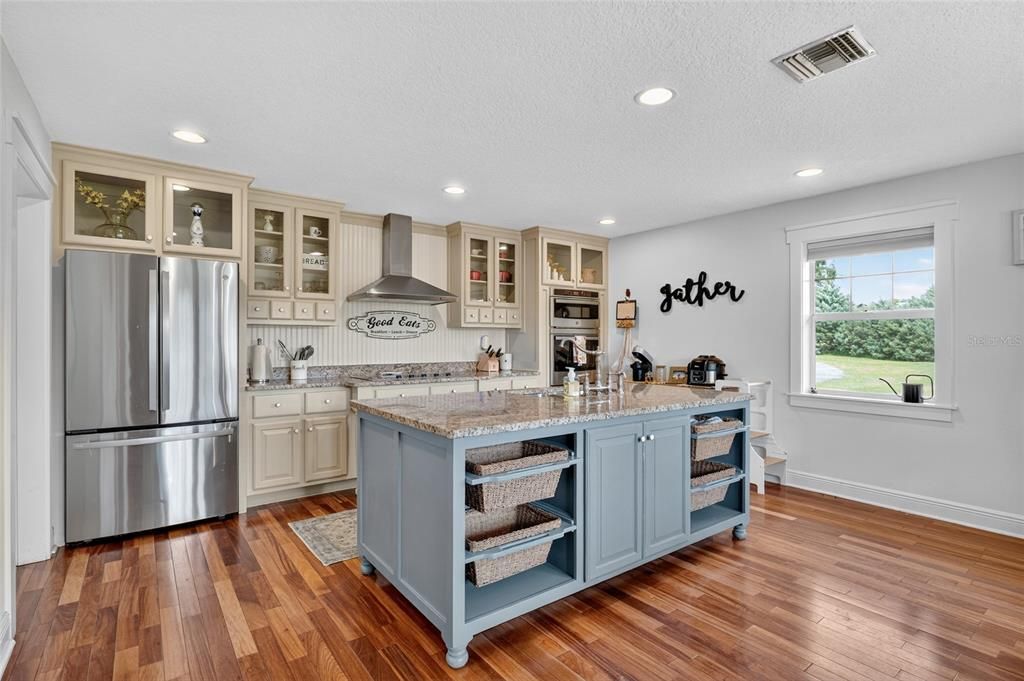 待售: $699,900 (4 贝兹, 2 浴室, 2663 平方英尺)