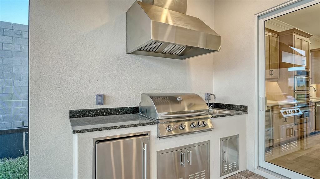 Active With Contract: $1,050,000 (3 beds, 3 baths, 2440 Square Feet)